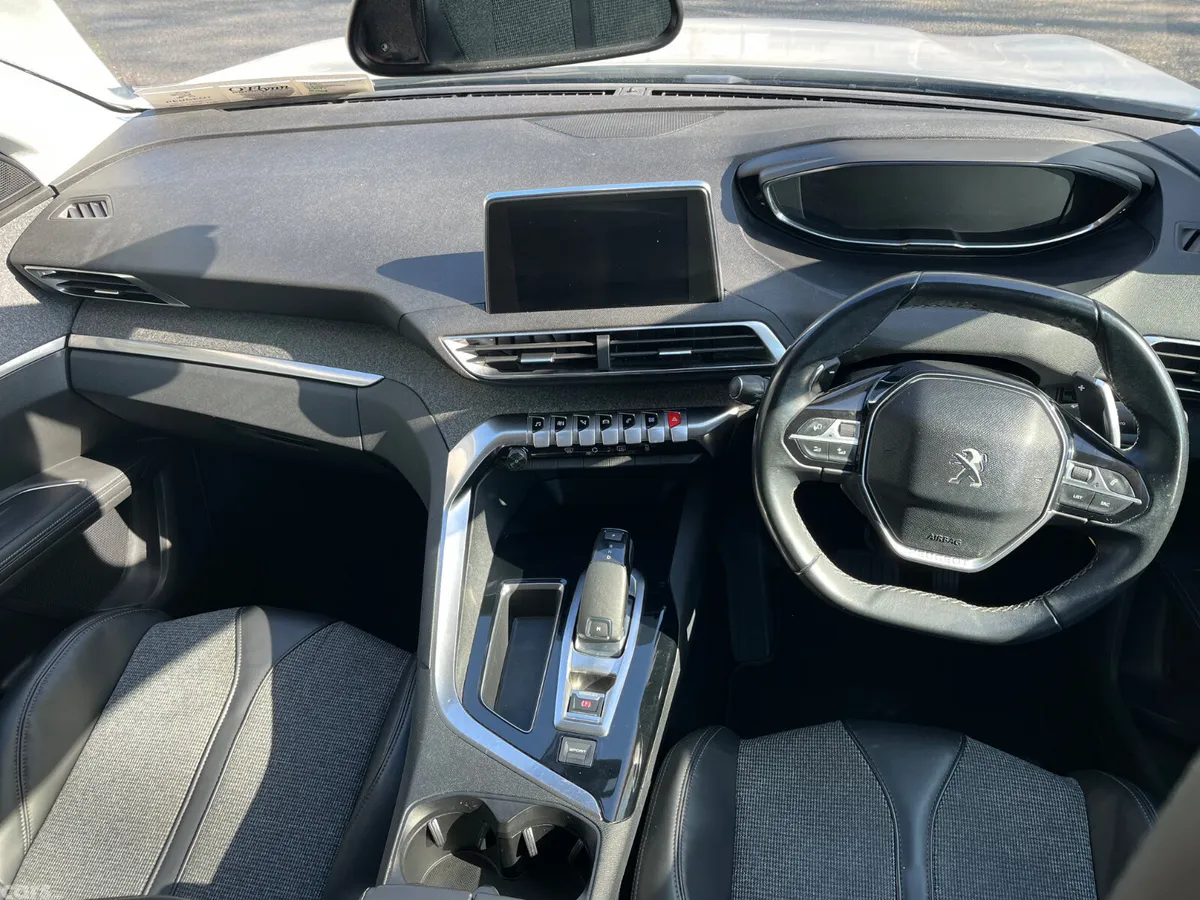 Peugeot 5008 MPV, Diesel, 2018, White