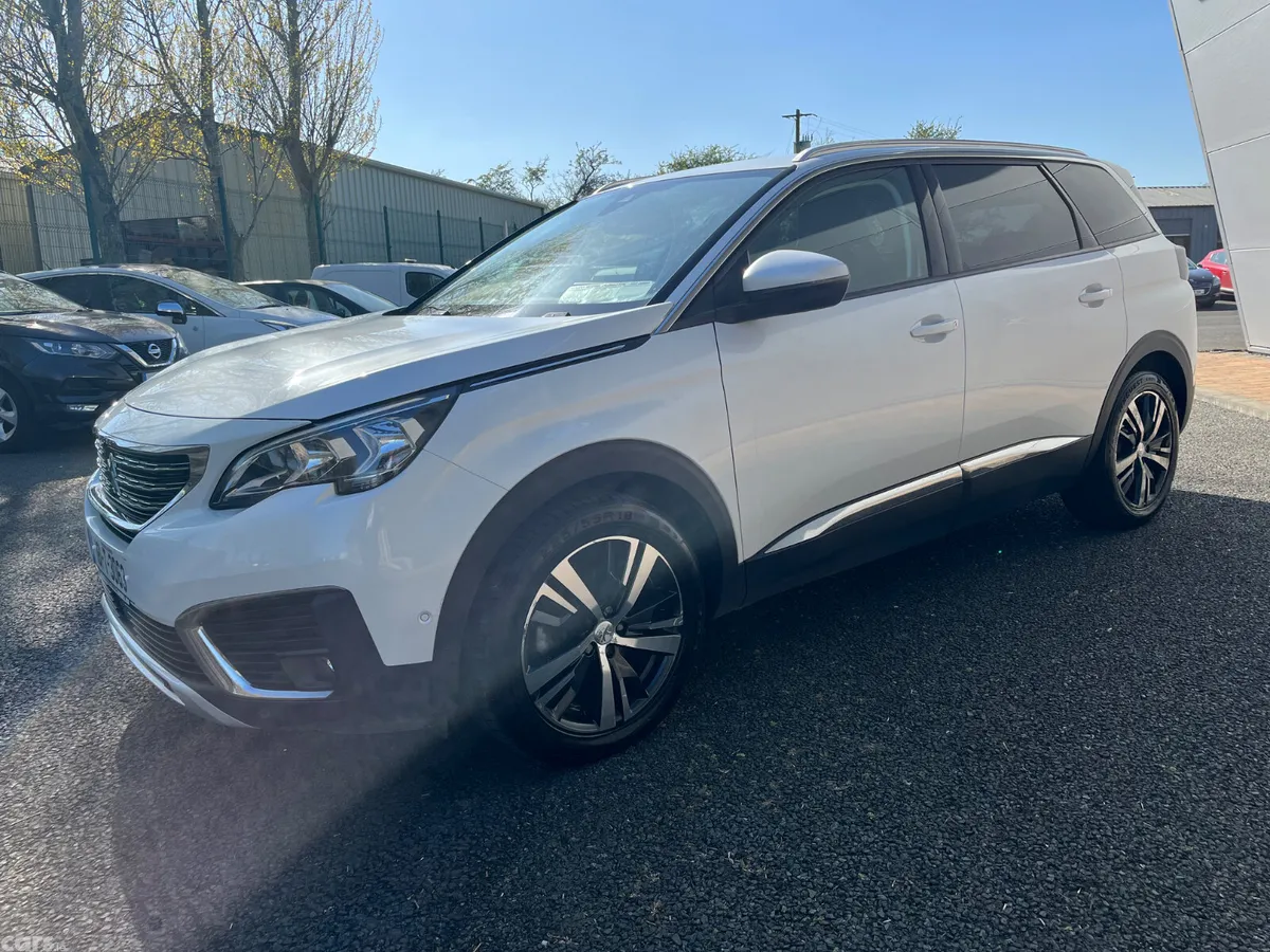 Peugeot 5008 MPV, Diesel, 2018, White