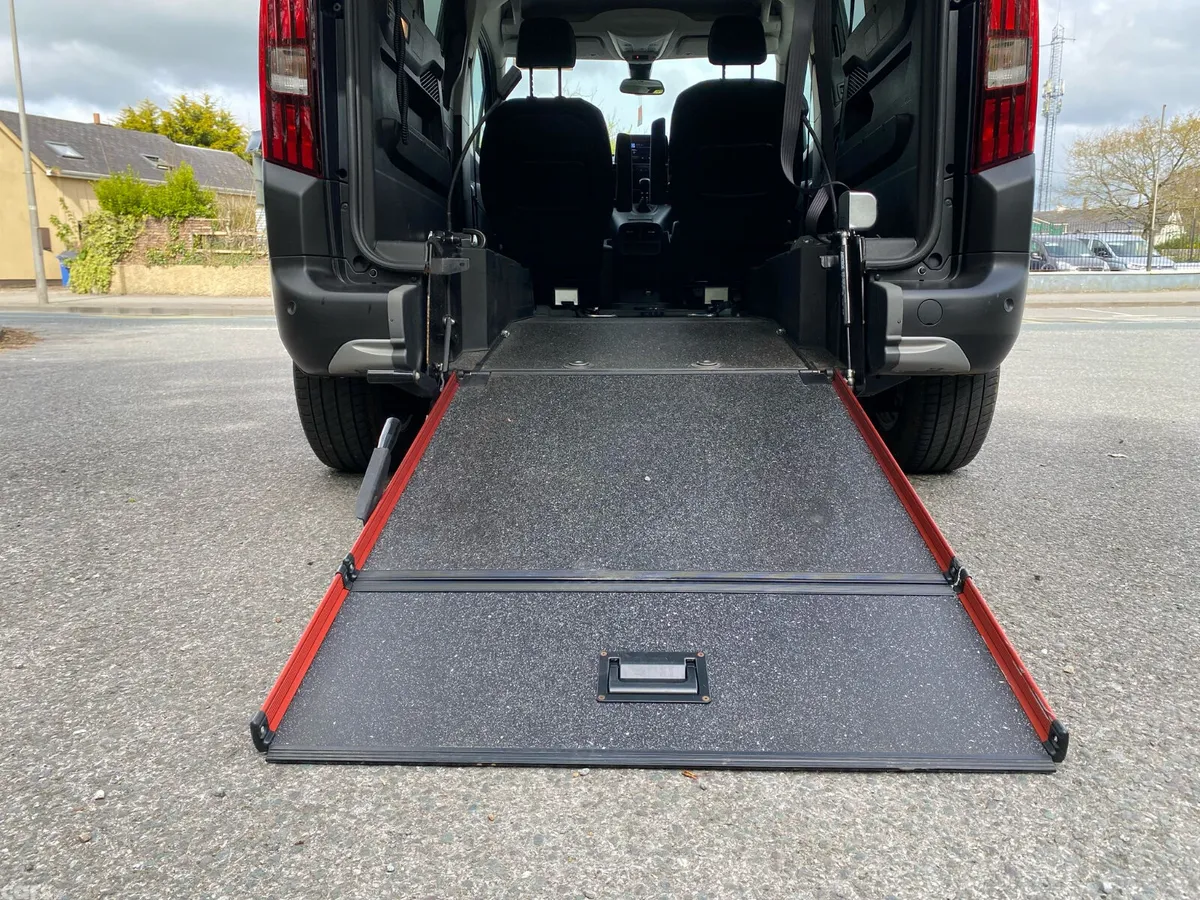 Peugeot Rifter MPV, Diesel, 2022, Blue