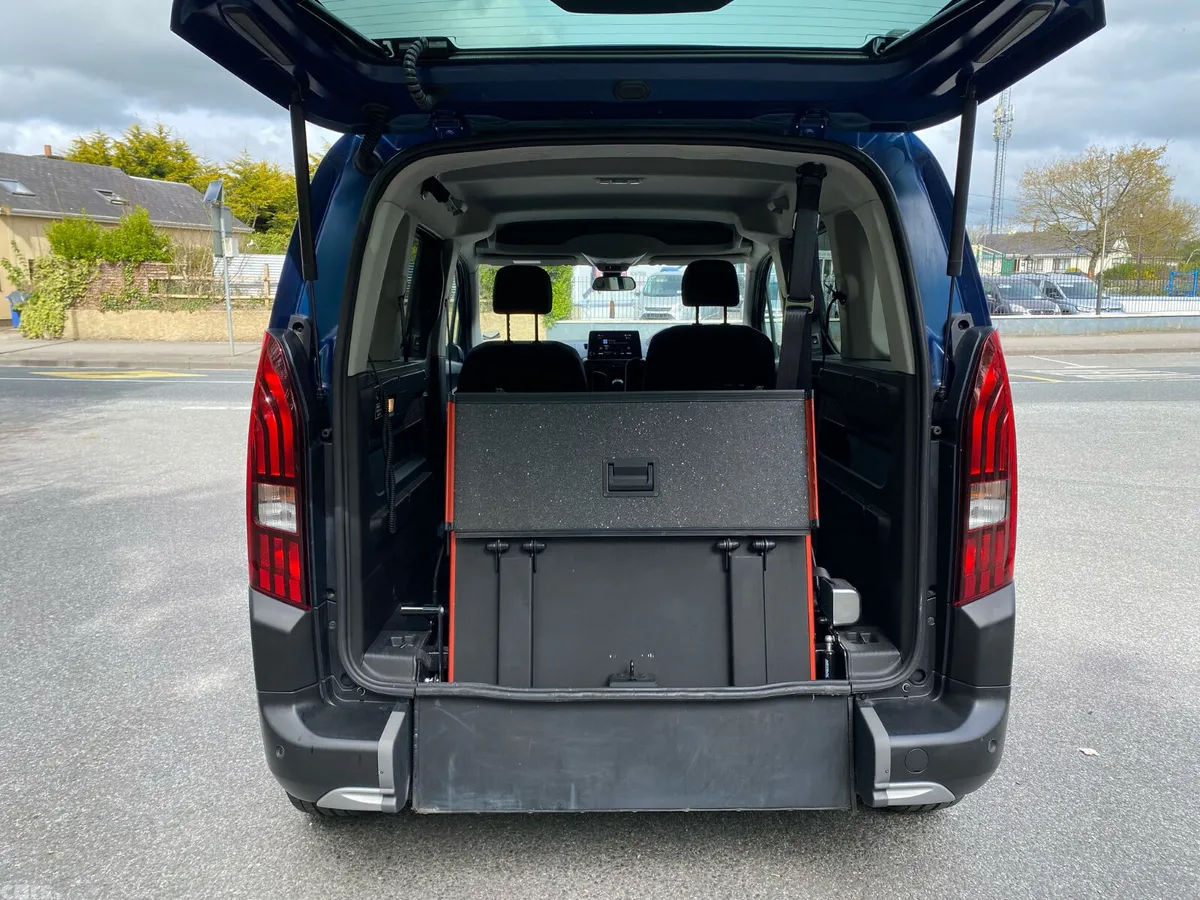 Peugeot Rifter MPV, Diesel, 2022, Blue