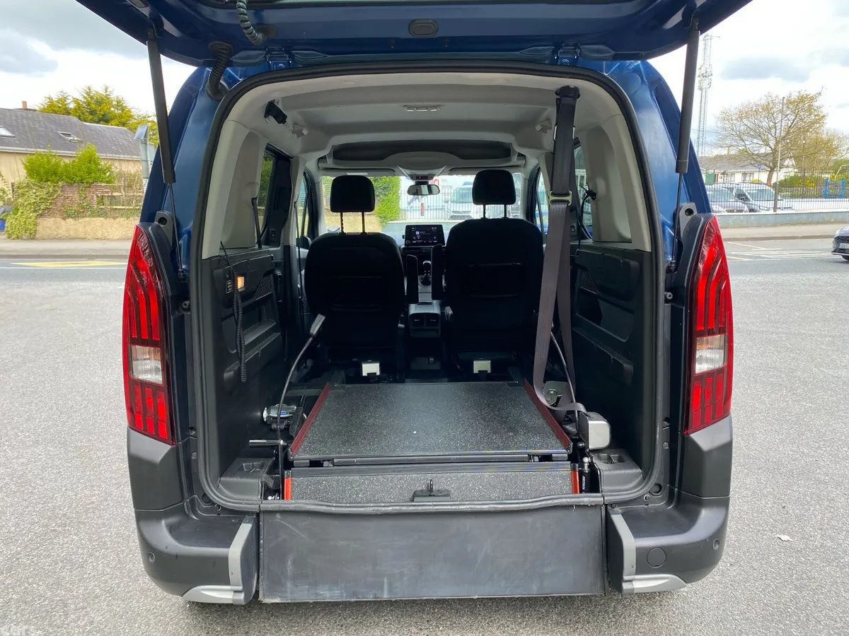 Peugeot Rifter MPV, Diesel, 2022, Blue