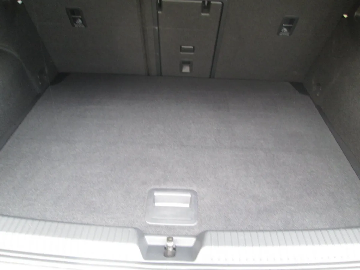 Volkswagen Golf Hatchback, Diesel, 2022, White