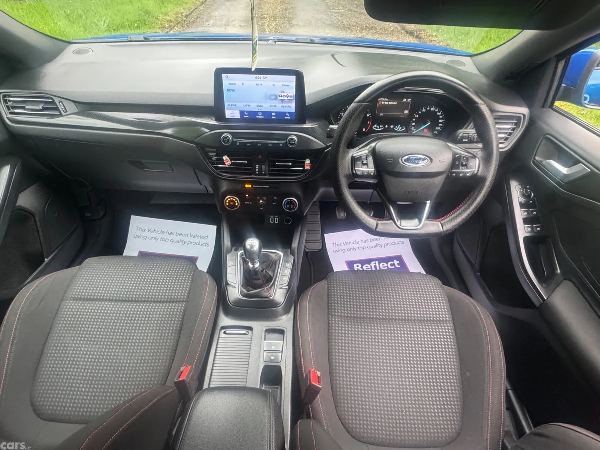 Ford Focus Hatchback, Petrol Hybrid, 2022, Blue