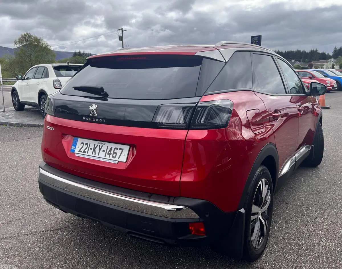 Peugeot 3008 MPV, Diesel, 2022, Red