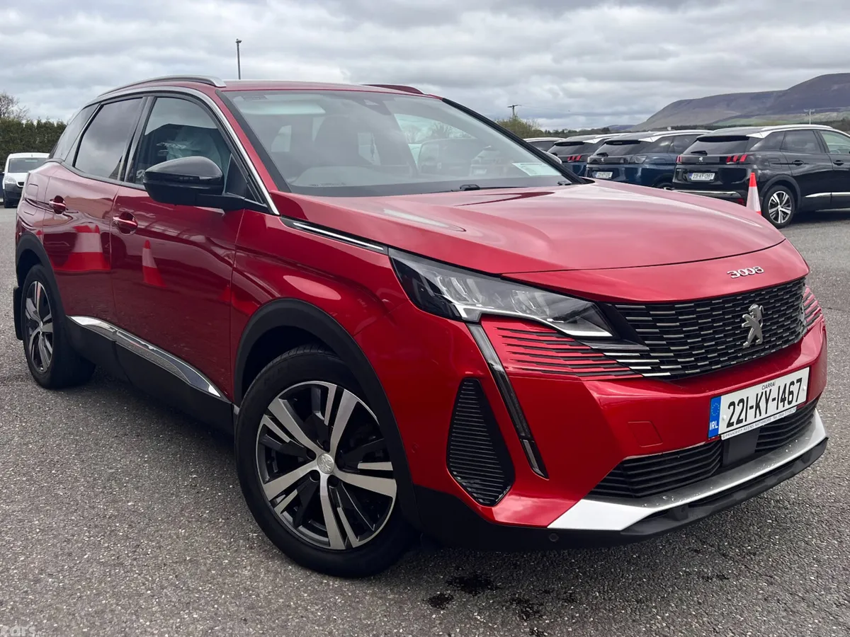 Peugeot 3008 MPV, Diesel, 2022, Red