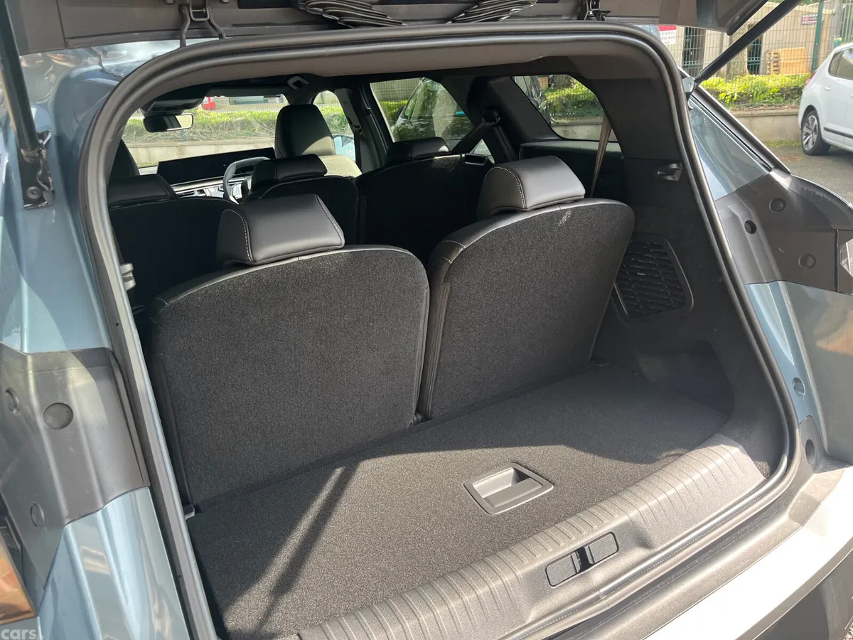 Peugeot 5008 MPV, Petrol Hybrid, 2025, Blue