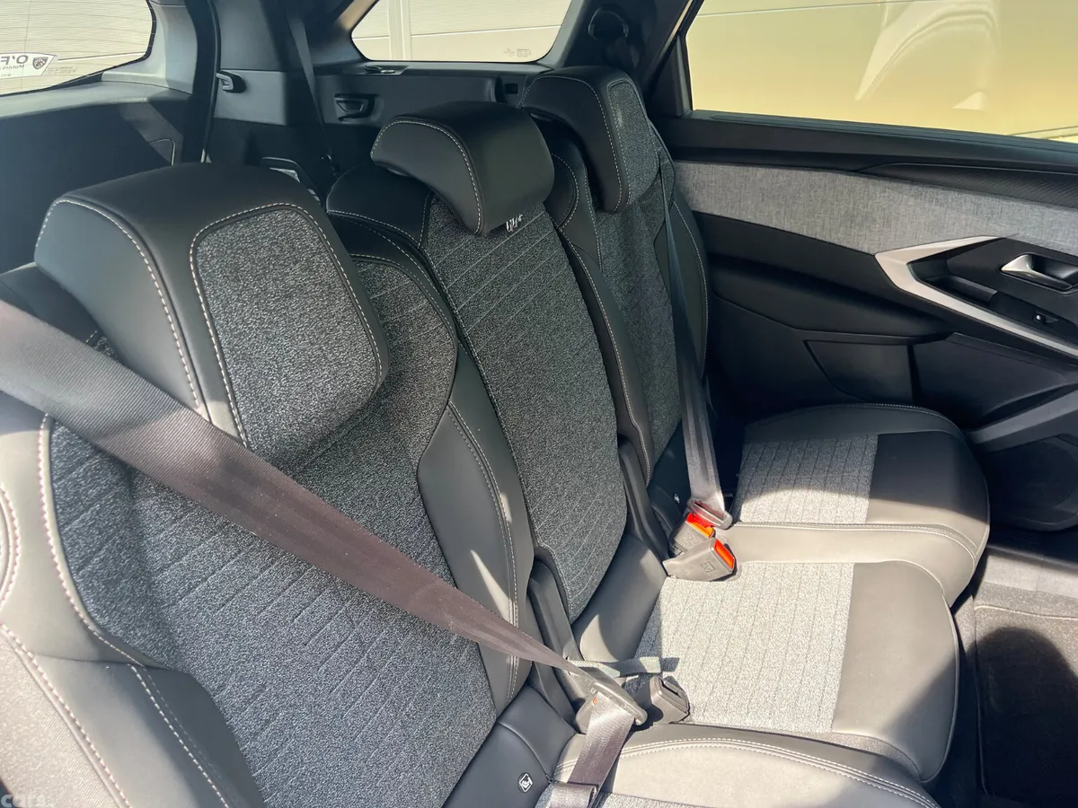 Peugeot 5008 MPV, Petrol Hybrid, 2025, Blue