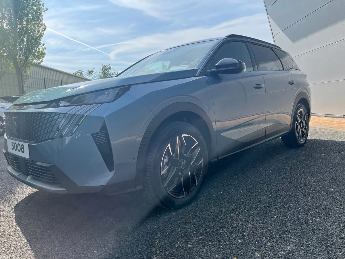 Peugeot 5008 MPV, Petrol Hybrid, 2025, Blue