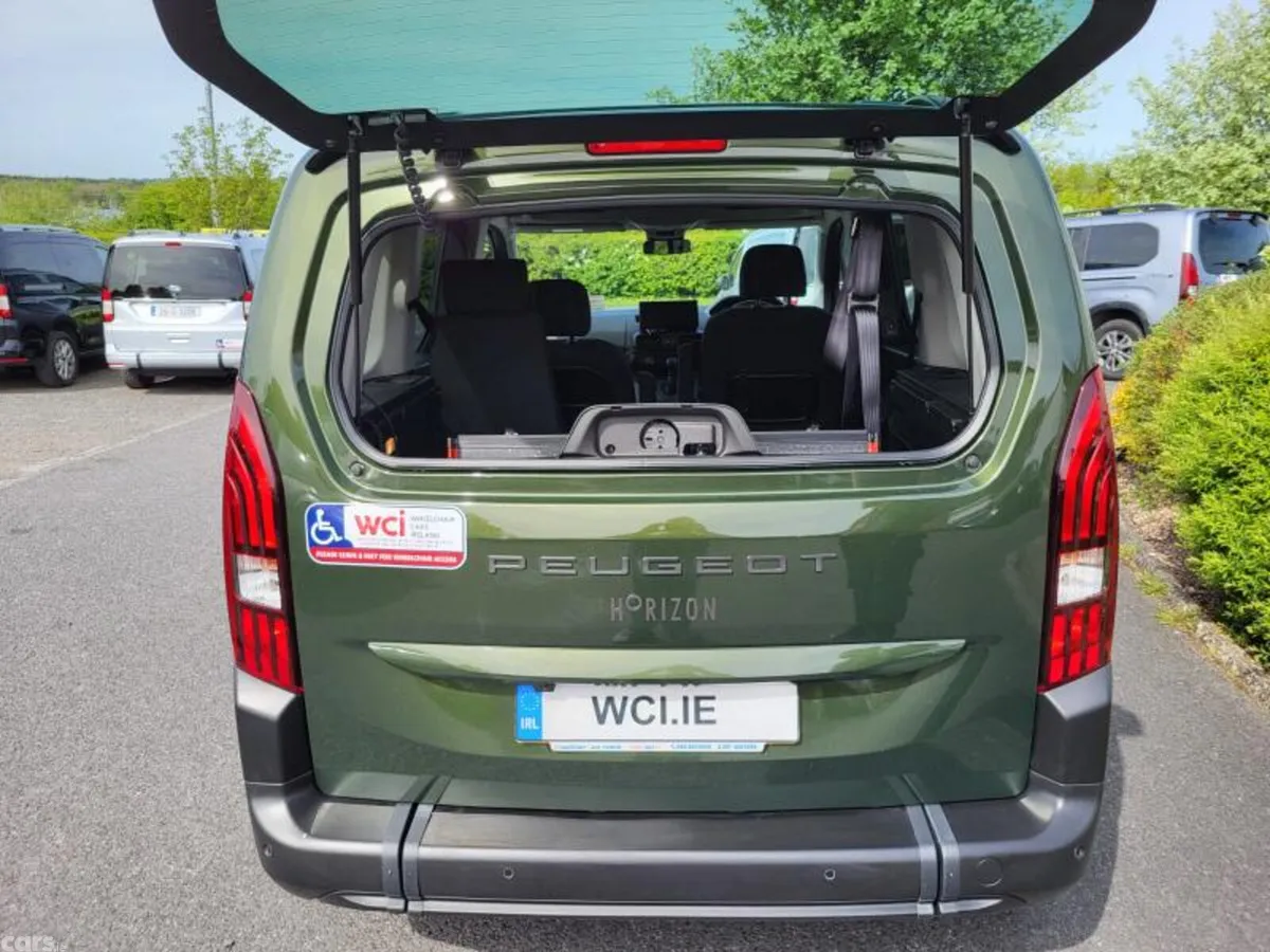 Peugeot Rifter MPV, Diesel, 2025, Green