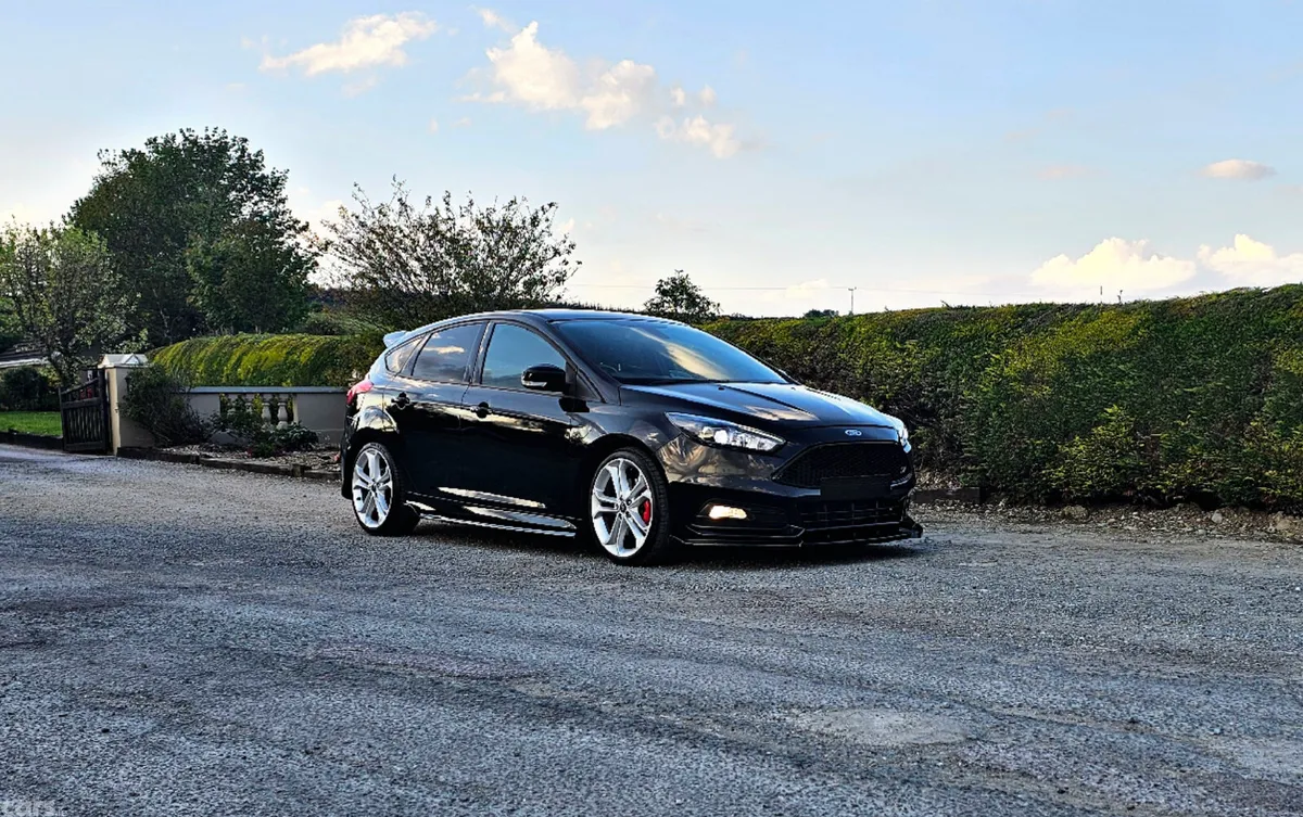 Ford Focus Hatchback, Petrol, 2018, Black