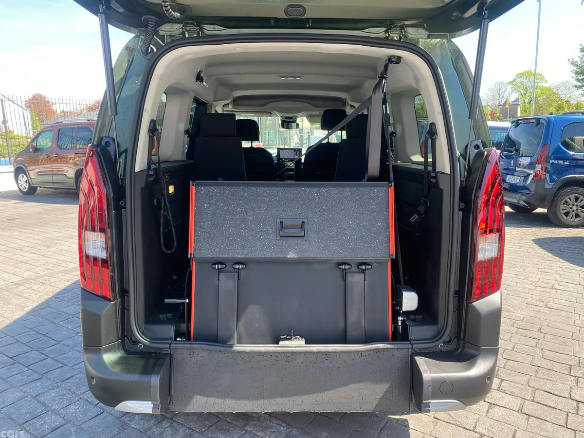 Peugeot Rifter MPV, Diesel, 2026, Green