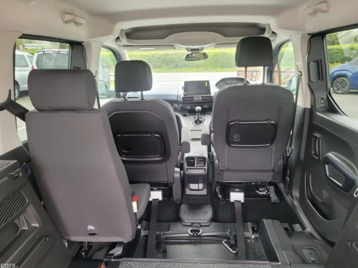 Peugeot Rifter MPV, Diesel, 2023, Blue