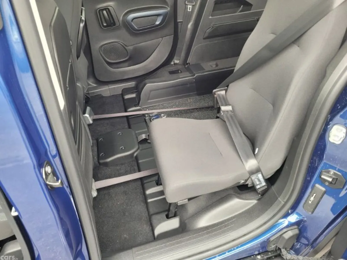 Peugeot Rifter MPV, Diesel, 2023, Blue