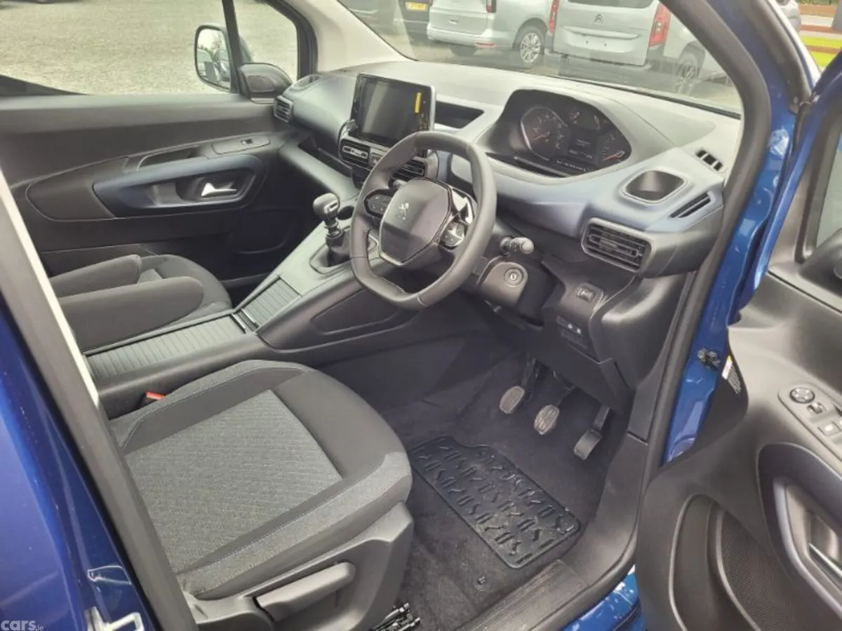 Peugeot Rifter MPV, Diesel, 2023, Blue