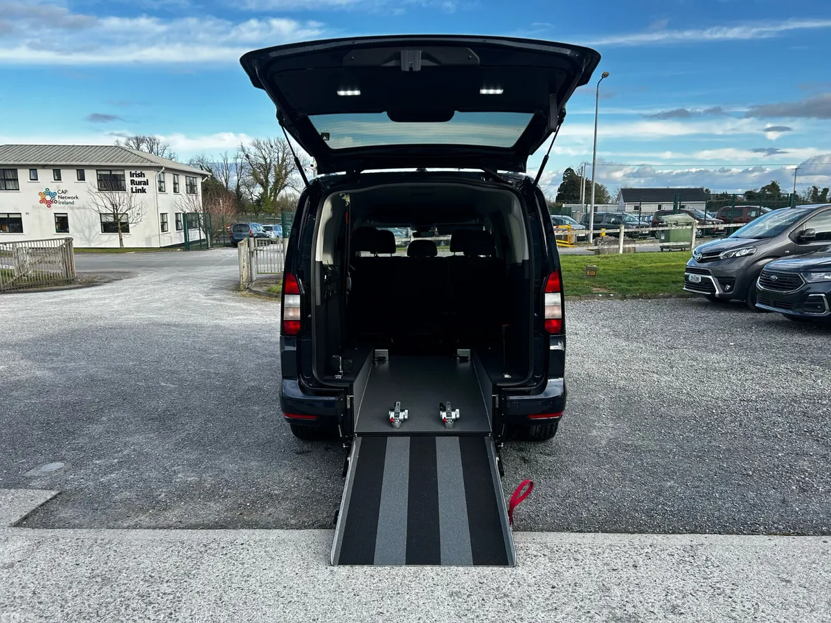Volkswagen Caddy Maxi Life MPV, Diesel, 2026, Blue