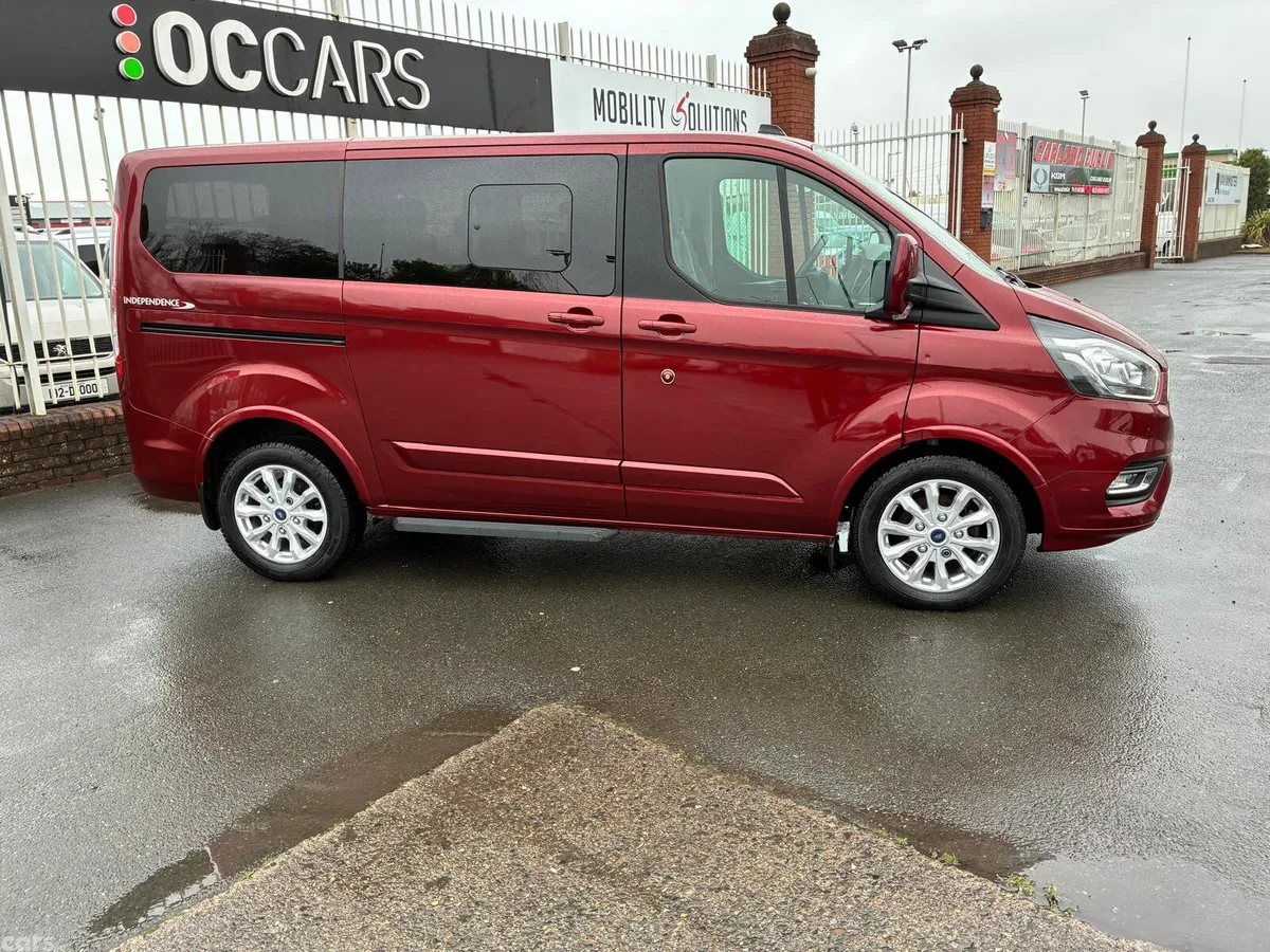Ford Tourneo Custom Estate, Diesel, 2021, Red