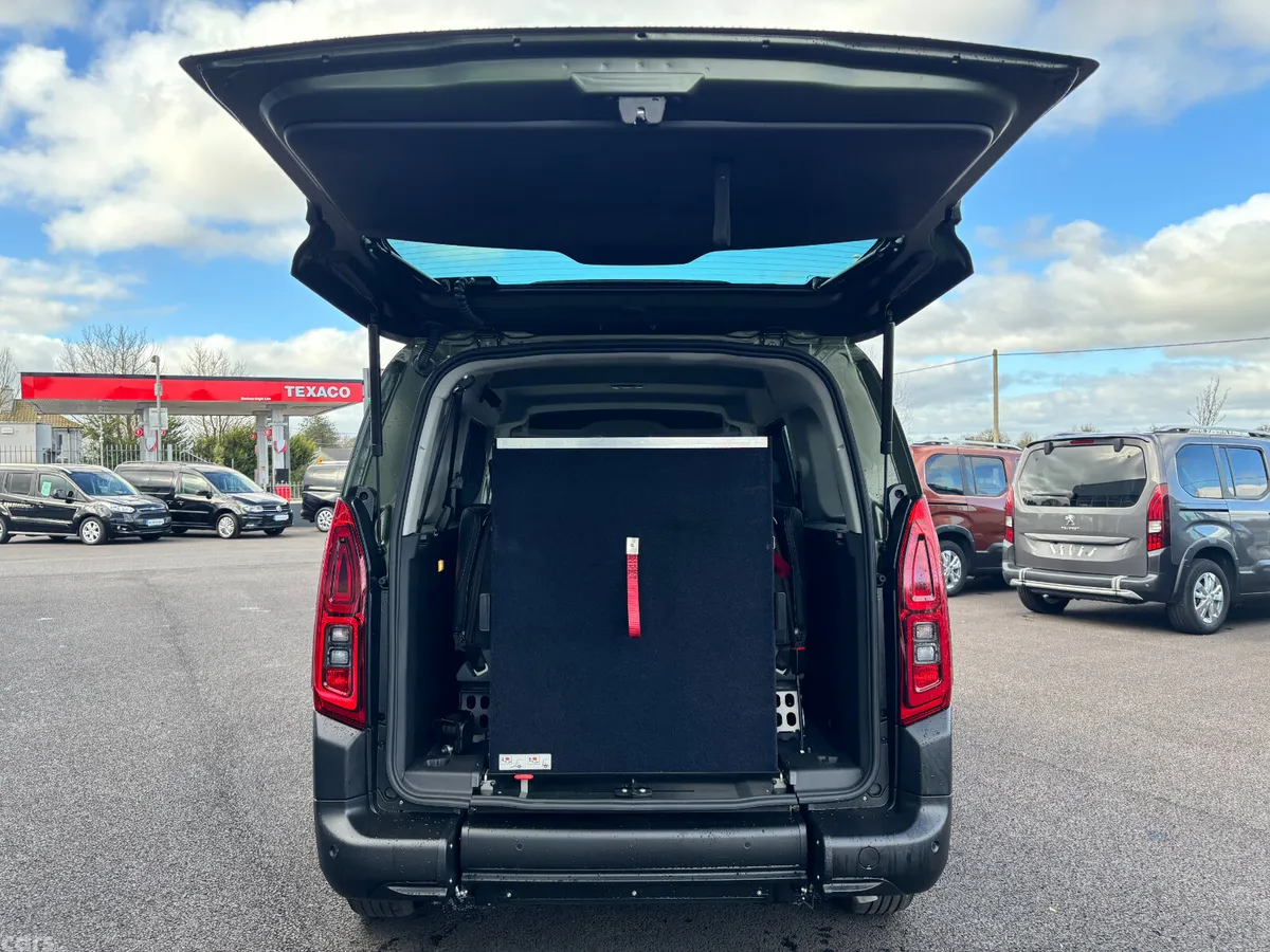 Citroen Berlingo MPV, Diesel, 2027, Green