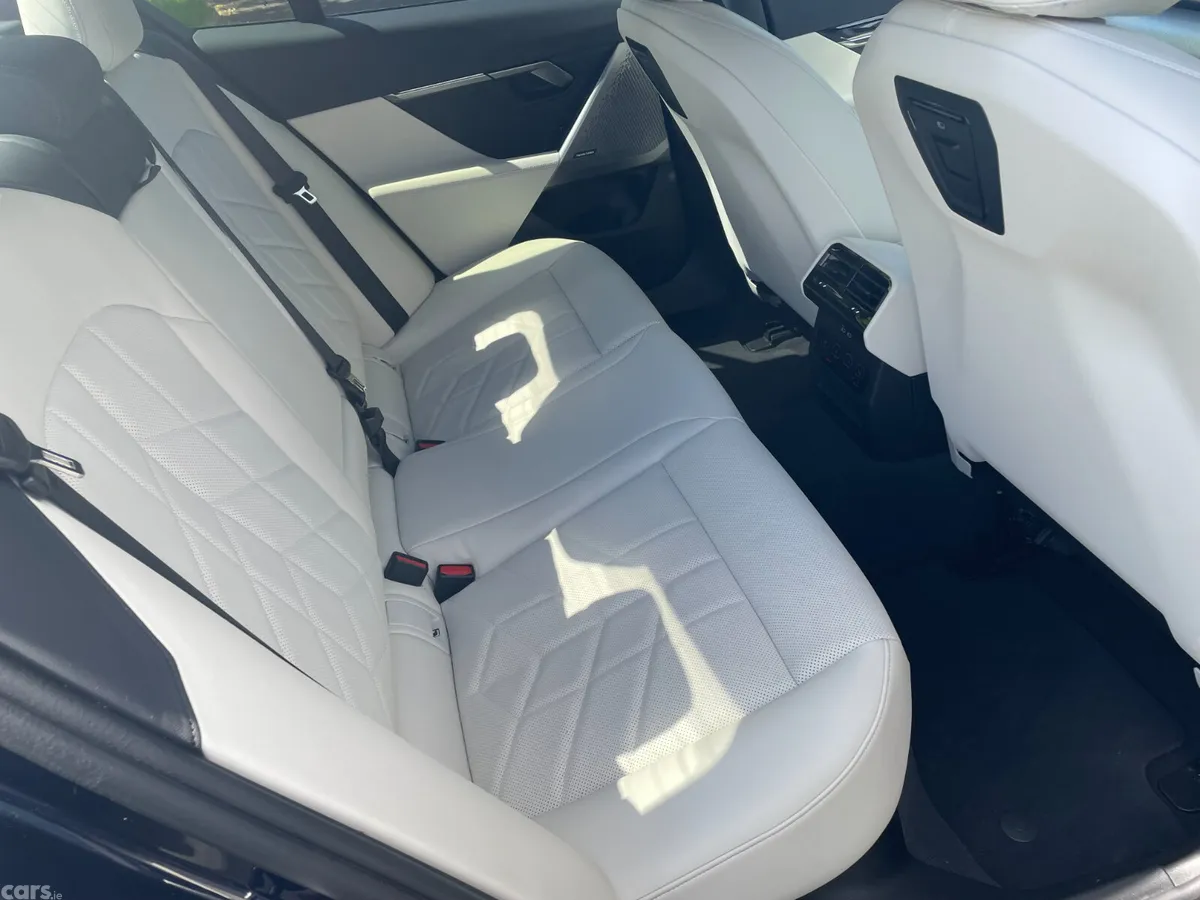 BMW 5-Series Saloon, Petrol Hybrid, 2024, Blue