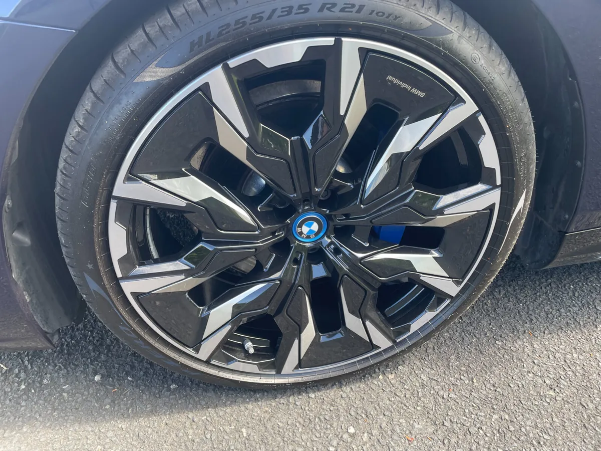 BMW 5-Series Saloon, Petrol Hybrid, 2024, Blue