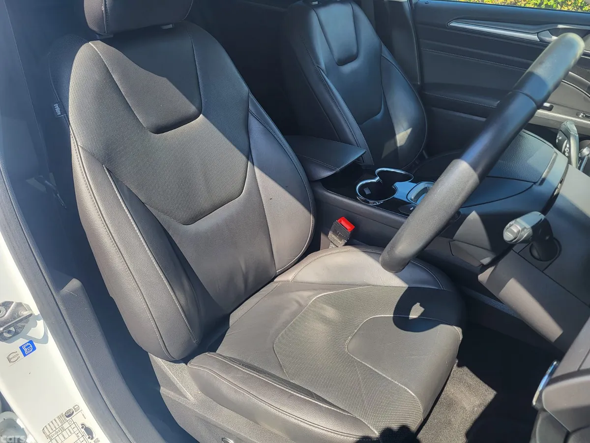 Ford Mondeo Hatchback, Diesel, 2017, White