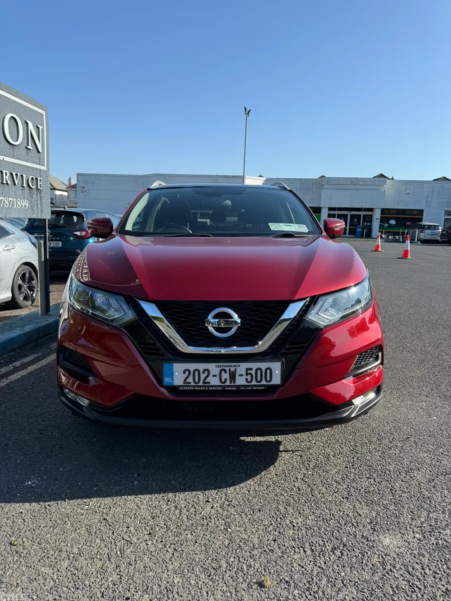 Nissan Qashqai MPV, Petrol, 2020, Red
