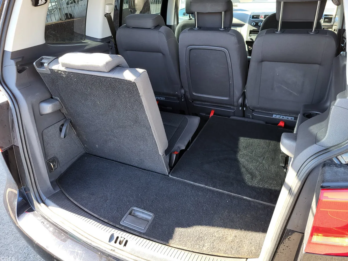 Volkswagen Touran MPV, Diesel, 2014, Black
