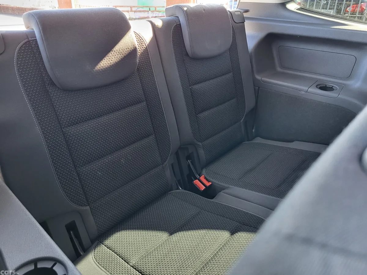 Volkswagen Touran MPV, Diesel, 2014, Black