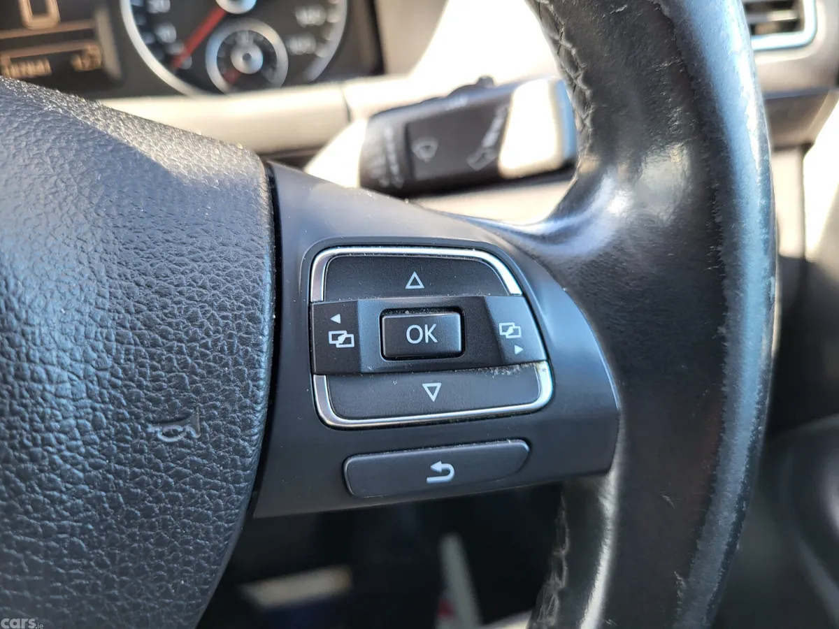 Volkswagen Touran MPV, Diesel, 2014, Black