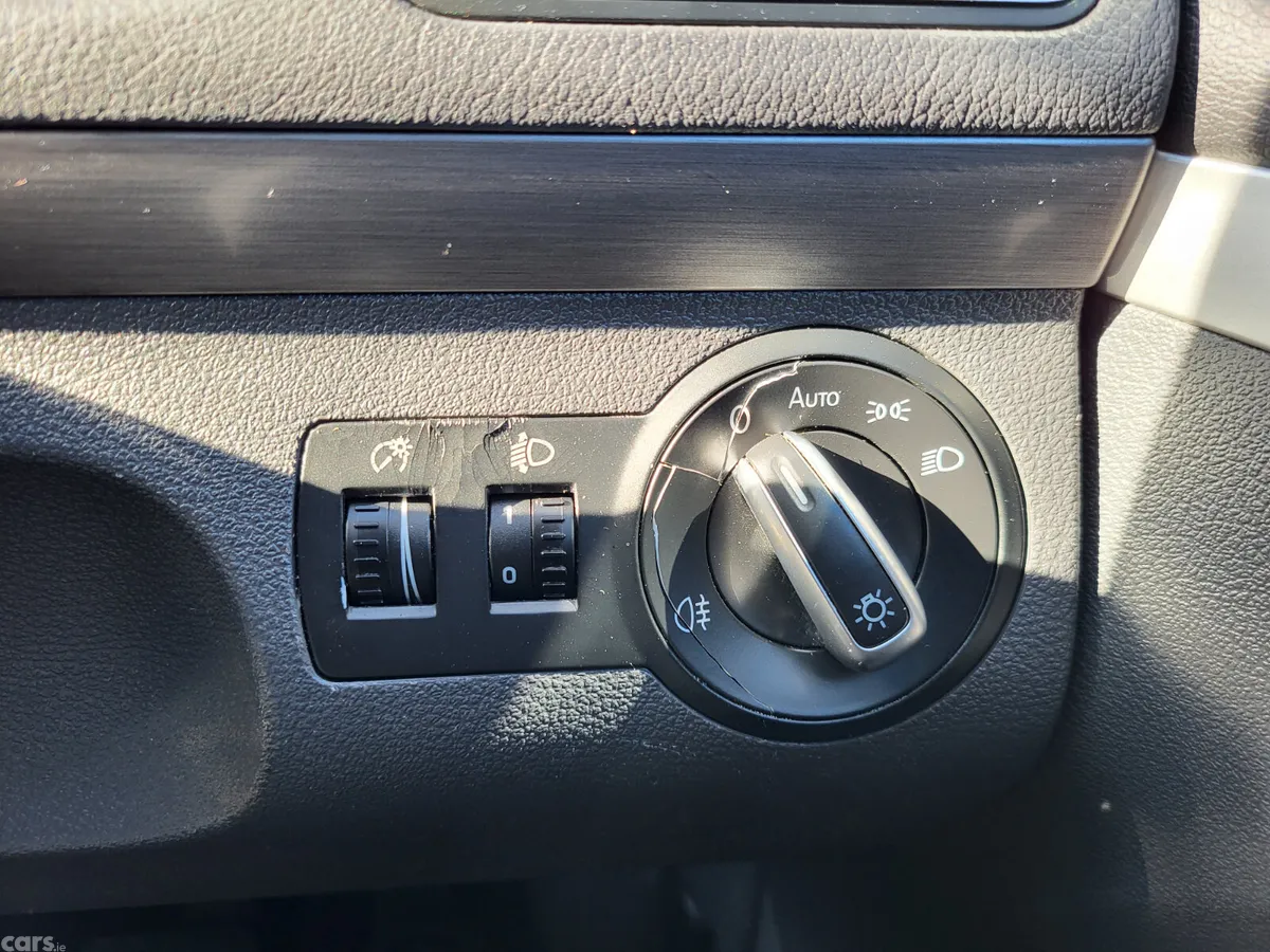Volkswagen Touran MPV, Diesel, 2014, Black