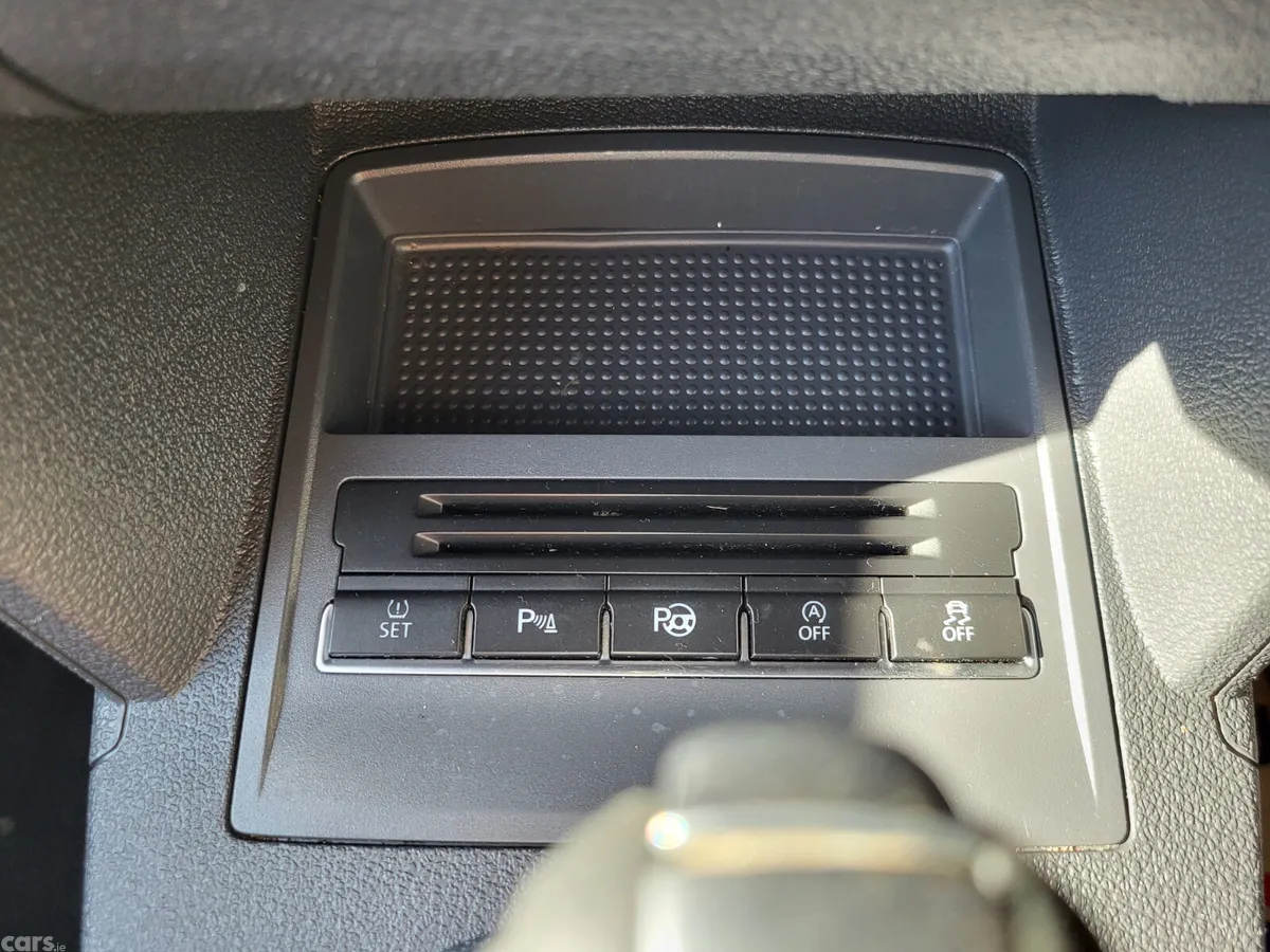 Volkswagen Touran MPV, Diesel, 2014, Black
