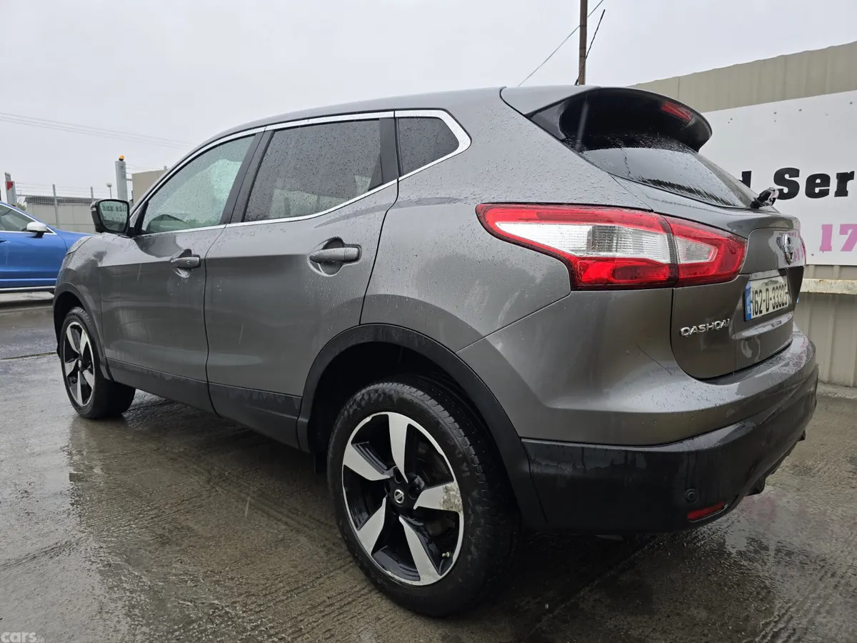 Nissan Qashqai Hatchback, Diesel, 2016, Grey