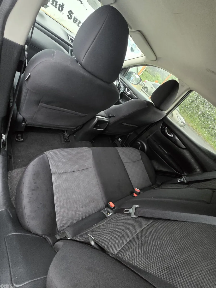 Nissan Qashqai Hatchback, Diesel, 2016, Grey