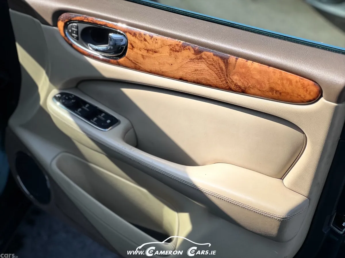 Jaguar XJ Saloon, Petrol, 2005, Green