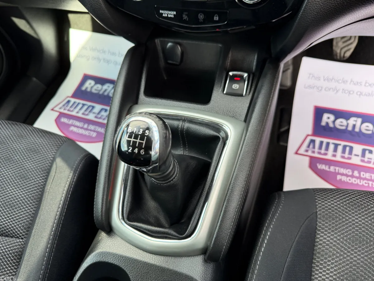 Nissan Qashqai Hatchback, Diesel, 2015, Black