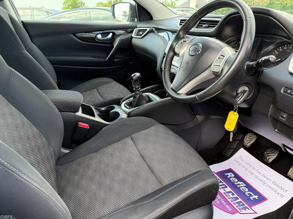 Nissan Qashqai Hatchback, Diesel, 2015, Black