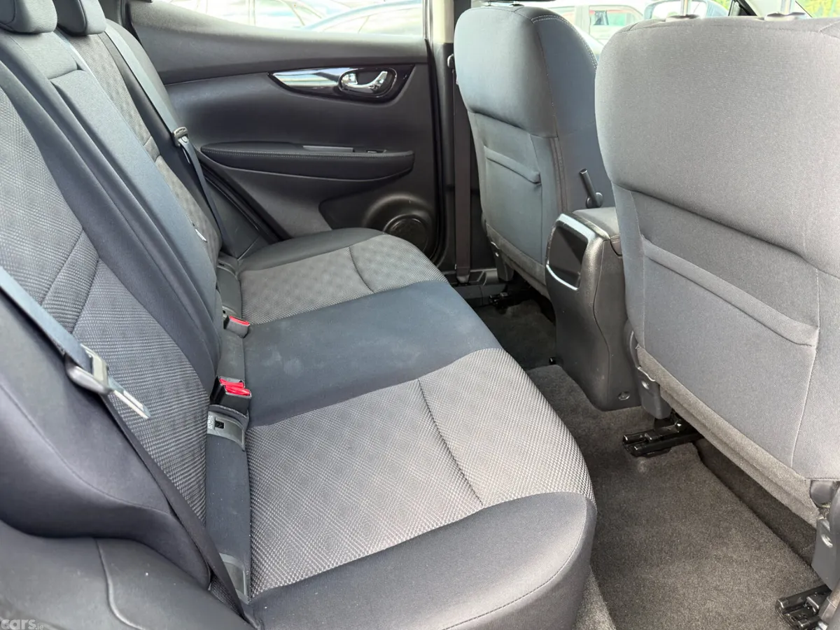 Nissan Qashqai Hatchback, Diesel, 2015, Black