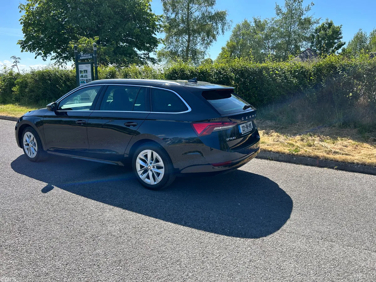 Skoda Octavia Estate, Petrol Plug-in Hybrid, 2022, Black