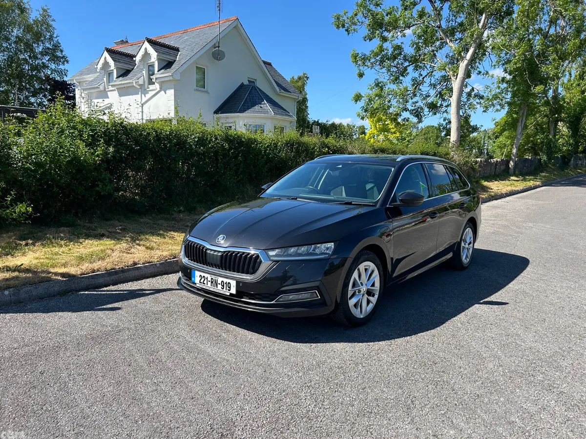 Skoda Octavia Estate, Petrol Plug-in Hybrid, 2022, Black