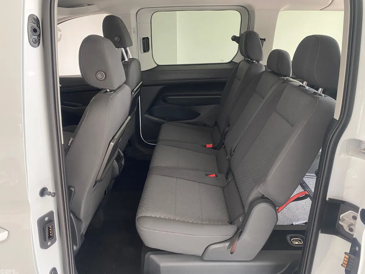 Ford Tourneo Connect MPV, Diesel, 2026, White