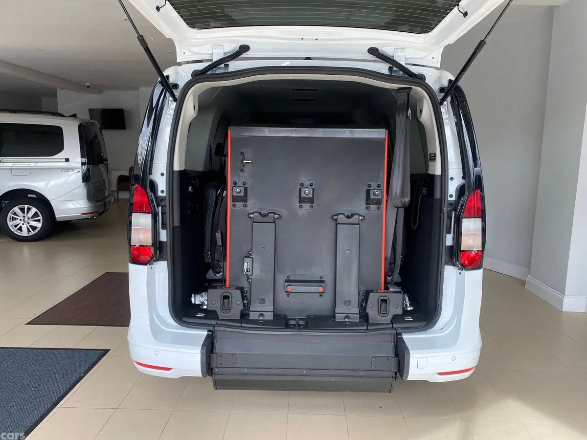 Ford Tourneo Connect MPV, Diesel, 2026, White