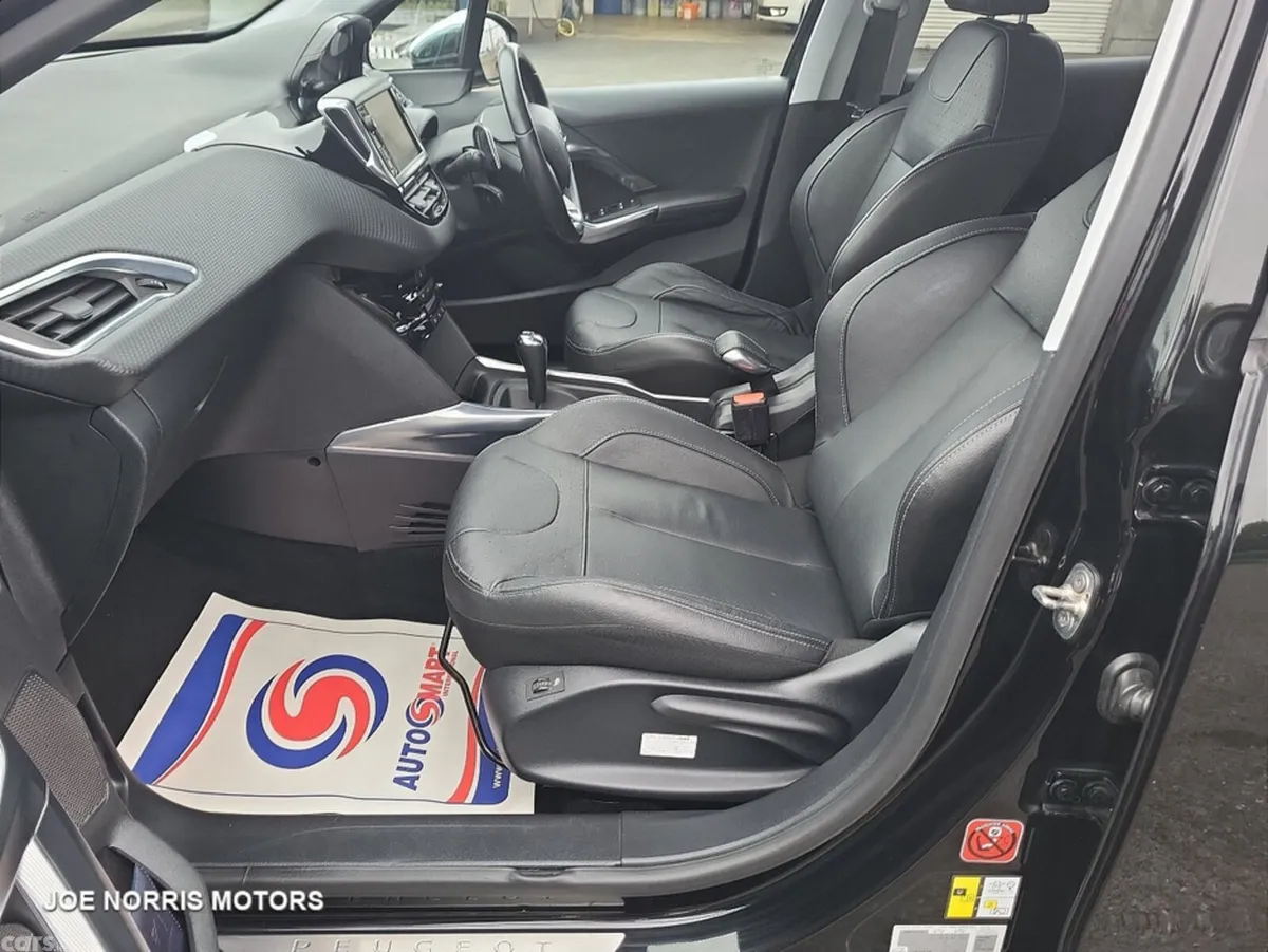 Peugeot 2008 Hatchback, Petrol, 2016, Black