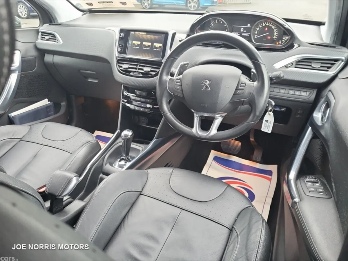 Peugeot 2008 Hatchback, Petrol, 2016, Black