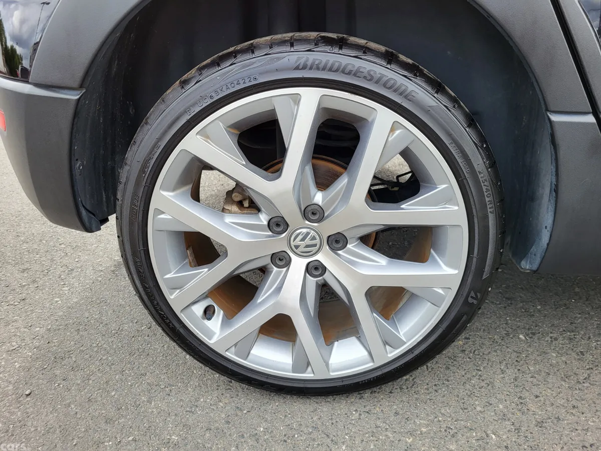 Volkswagen Polo SUV, Petrol, 2015, Black