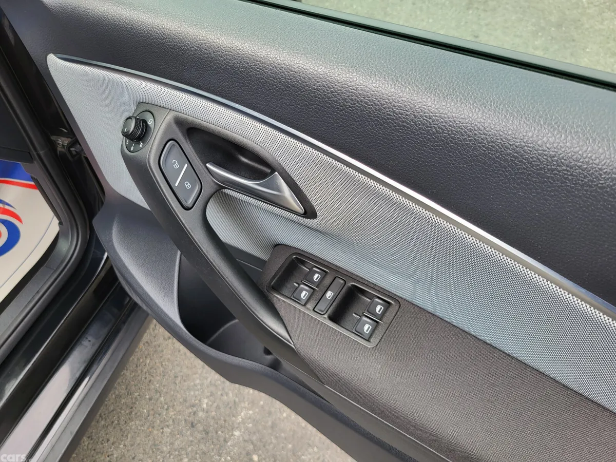 Volkswagen Polo SUV, Petrol, 2015, Black