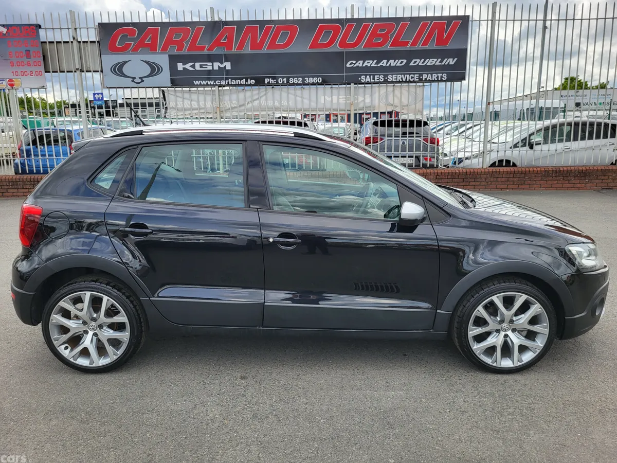 Volkswagen Polo SUV, Petrol, 2015, Black