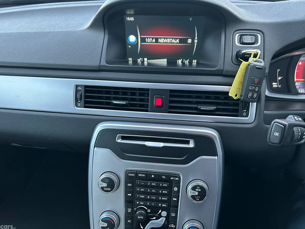 Volvo V70 Estate/Jeep, Diesel, 2016, Black
