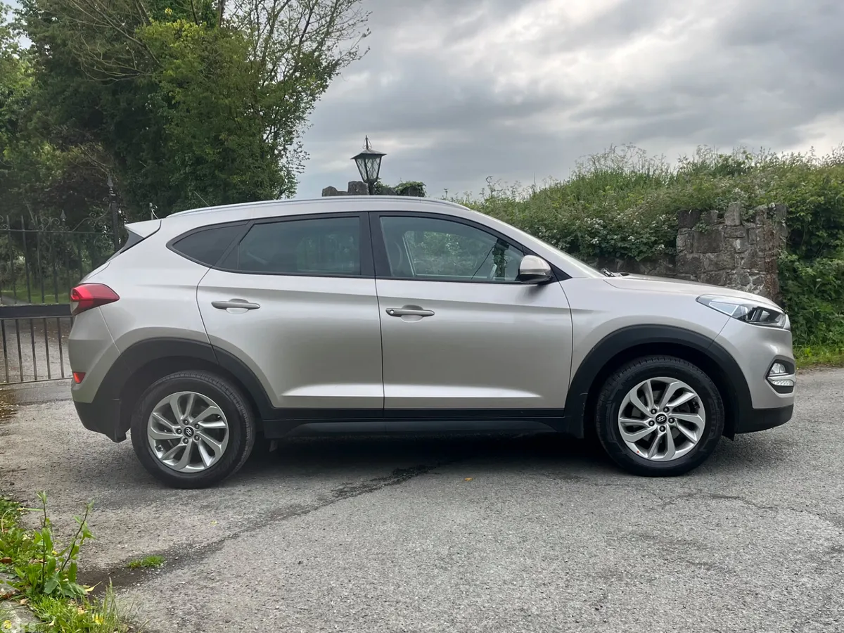 Hyundai Tucson SUV, Diesel, 2017, White