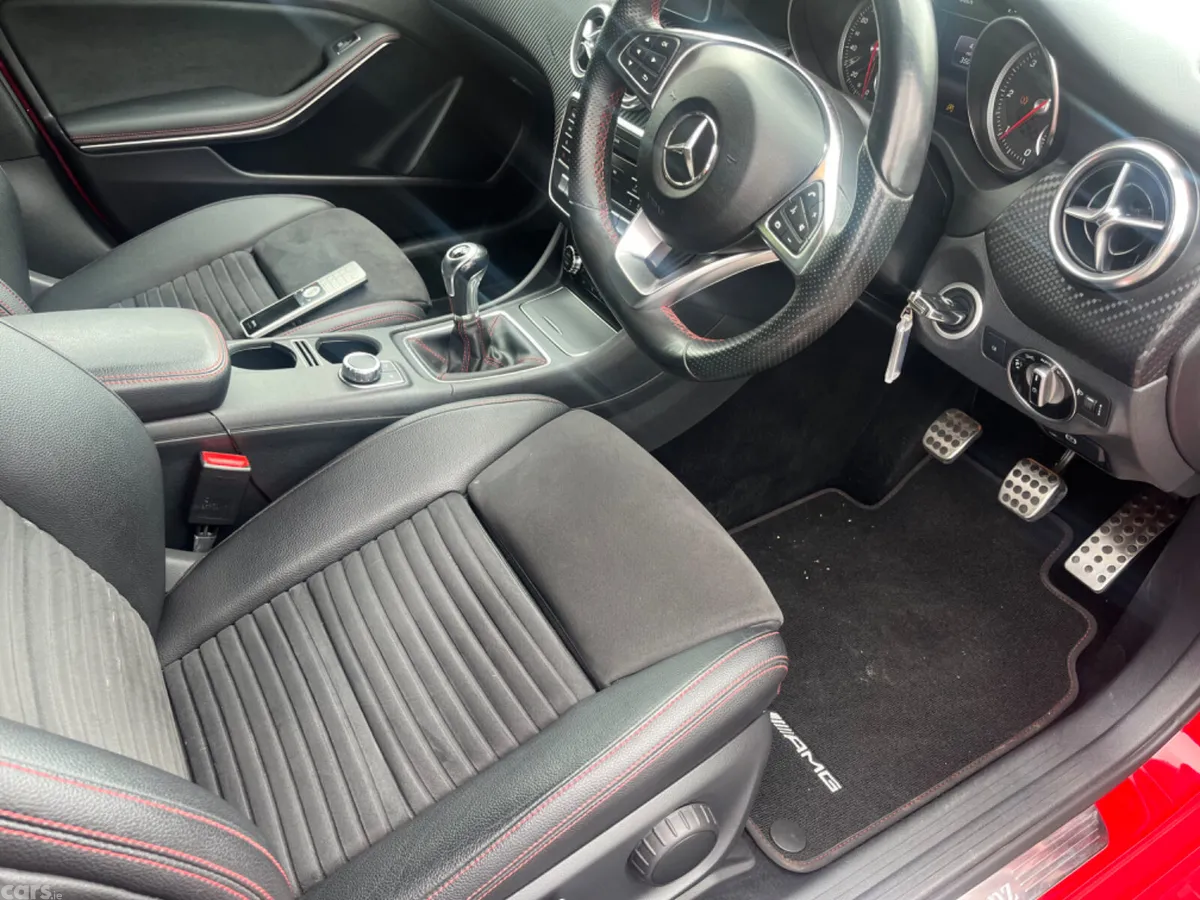 Mercedes-Benz 200 Hatchback, Diesel, 2018, Red