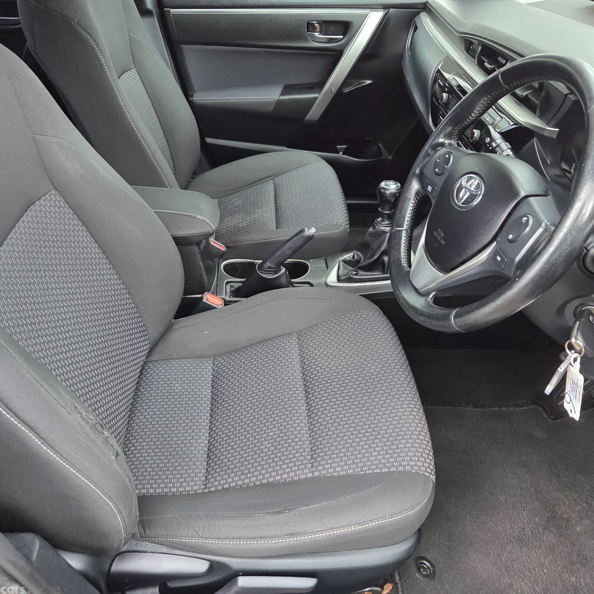 Toyota Corolla Saloon, Diesel, 2015, Bronze