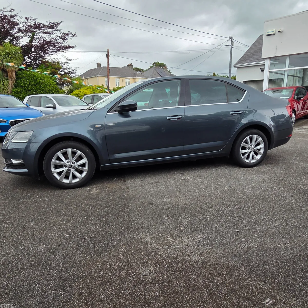 Skoda Octavia Saloon, Petrol, 2020, Grey